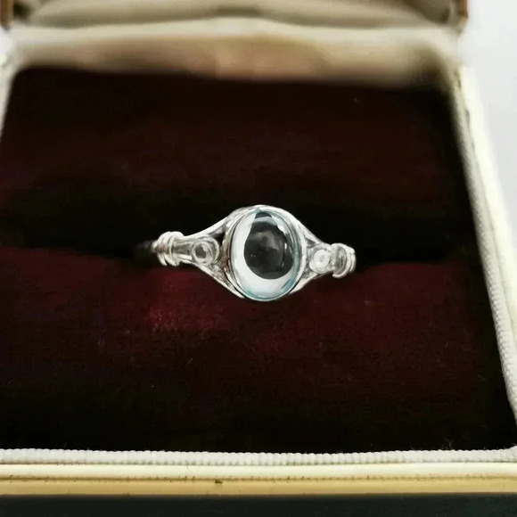 Jewelry - 925 Blue stone ring